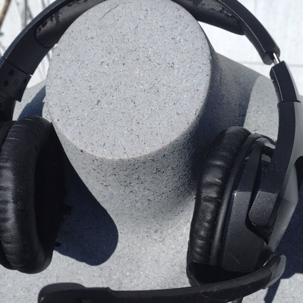 Hyper X Black Wireless Gaming Headphones